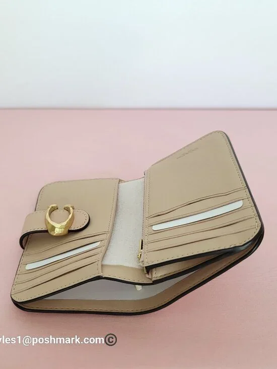 COACH Tabby Hammered C Logo Smooth Leather MD Bifold Wallet – Cream color⭐ - Picture 13 of 16